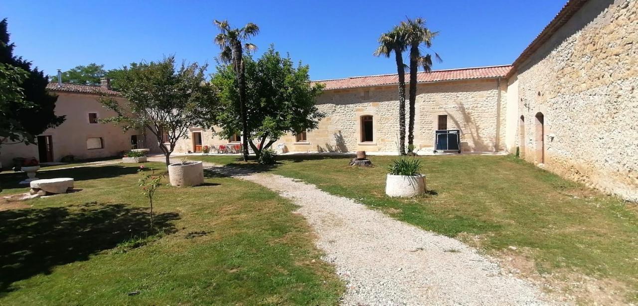 Bed and Breakfast Domaine De Gaia, Piscine, Petanque, Ping Pong, Proche Saint-Emilion Guillac  Екстер'єр фото