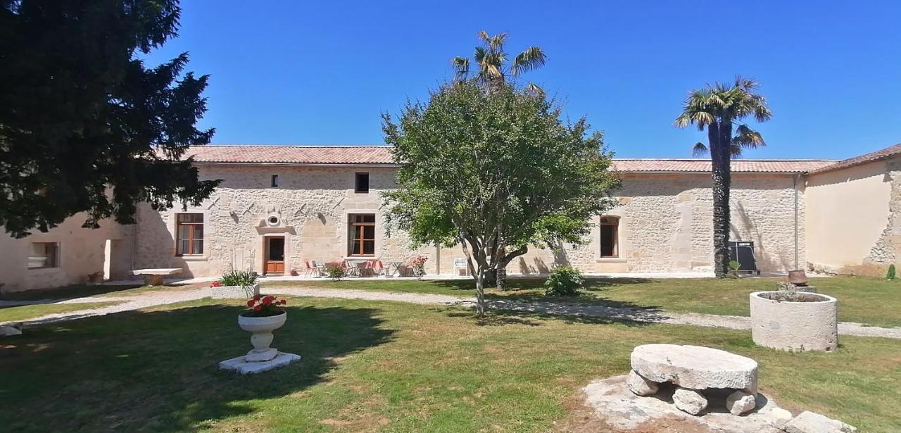 Bed and Breakfast Domaine De Gaia, Piscine, Petanque, Ping Pong, Proche Saint-Emilion Guillac  Екстер'єр фото