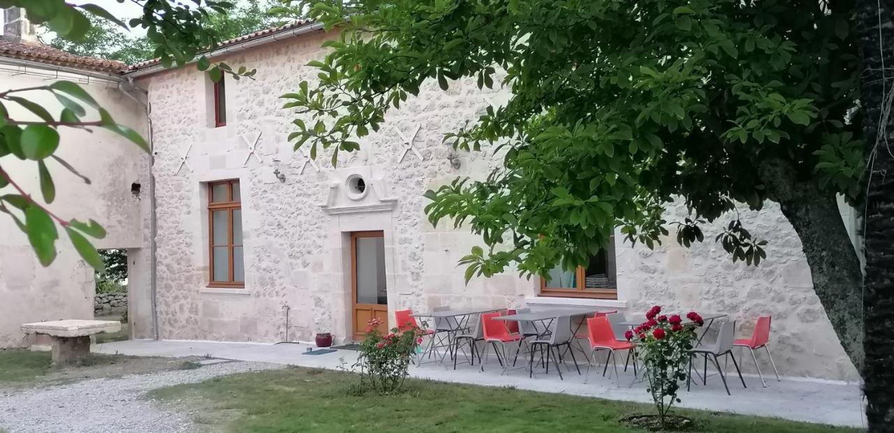 Bed and Breakfast Domaine De Gaia, Piscine, Petanque, Ping Pong, Proche Saint-Emilion Guillac  Екстер'єр фото