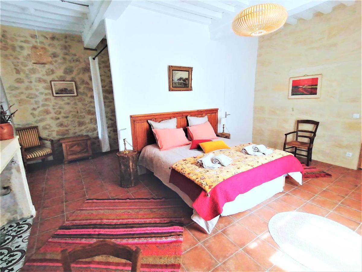 Bed and Breakfast Domaine De Gaia, Piscine, Petanque, Ping Pong, Proche Saint-Emilion Guillac  Екстер'єр фото